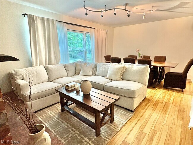 Photo - 6910 Carriage Hill Dr Unit 103