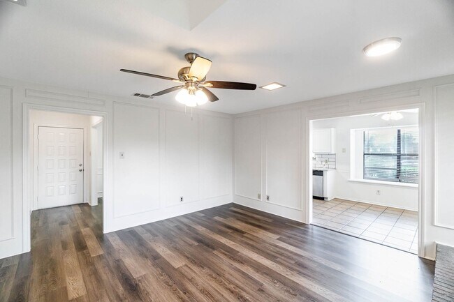 Photo - Beautifully Crafted Corner Lot 3-2-2 in Carrolton!