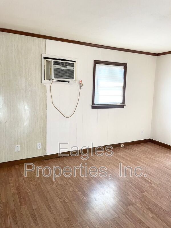 Photo - 400 N Taylor St