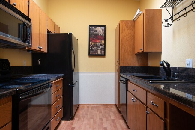 Photo - Spacious and Bright 2 Bed 2 Bath Kirkland ... Unidad E32