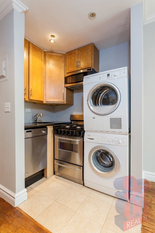 Photo - 213 E 26th St Apartment Unit 2A