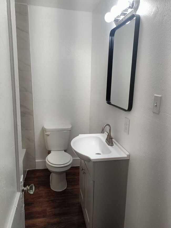Photo - Beautiful 3 Bed / 1 Bath Home with Large Yard!