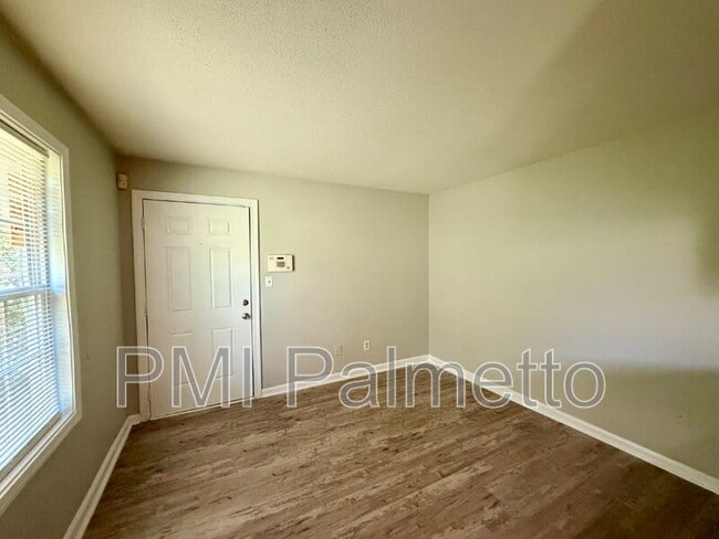 Photo - 1908 Tall Pines Cir Unit 4
