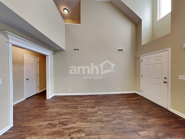 Photo - 123 Kestrel Cir