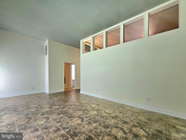 Photo - 317 Adahi Rd SE