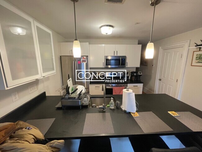 Photo - 658 Massachusetts Ave Unidad 5