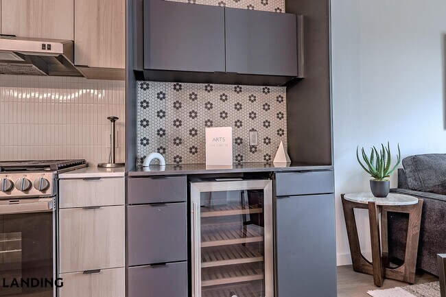 Photo - 2623 Keene St Unidad 429