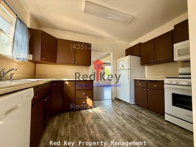 Photo - 100 W Single Family Home