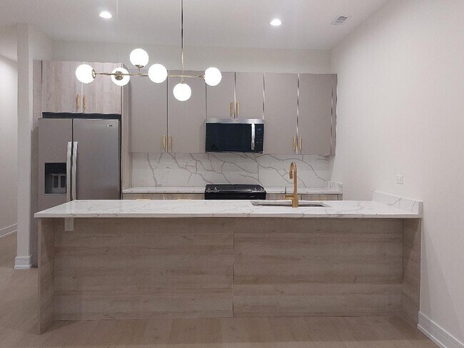 Photo - 4625 S Michigan Ave Unit 2