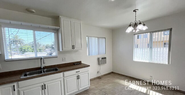 Photo - 14202 Delano St Unidad 6