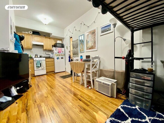 Photo - 239 W 100th St