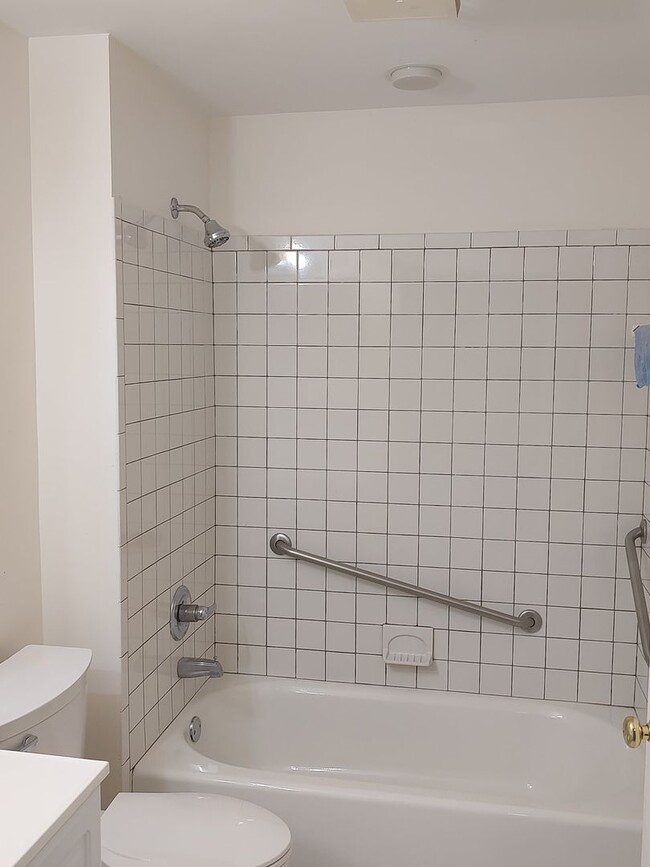 Photo - Full, Walk-out, Basement Apartment for Rent