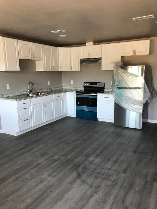 Photo - 1114 Willow St Apartments Unit 3
