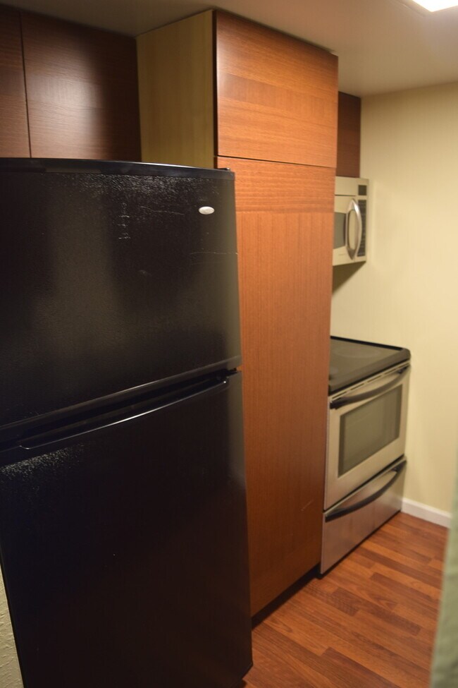 1 Renaissance Pl Unit 207