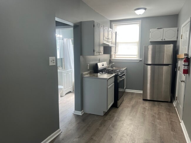 Photo - 239 E 108th St Unit 2