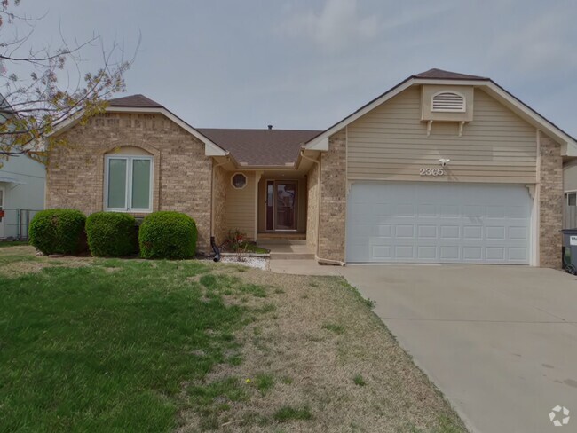 Building Photo - 2365 S Cypress St Rental