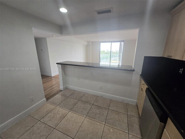 Photo - 13499 Biscayne Blvd Unit 709