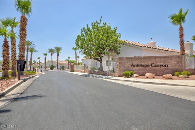 Building Photo - 10022 Catalina Canyon Ave Rental