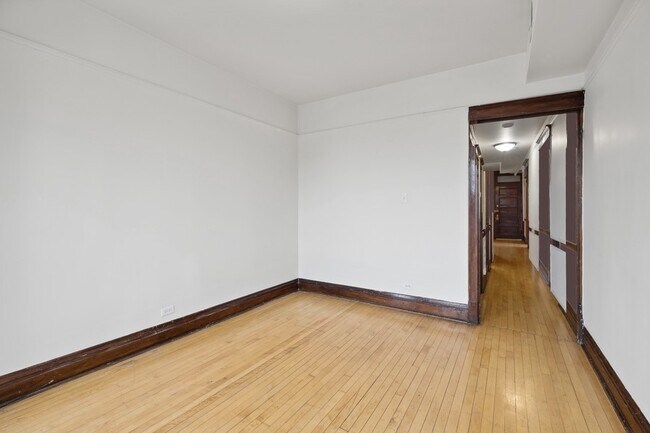 Photo - 3213 S Lituanica Ave Unit 1F