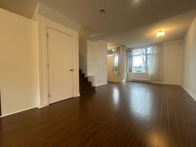 Photo - 4913 Dawson St