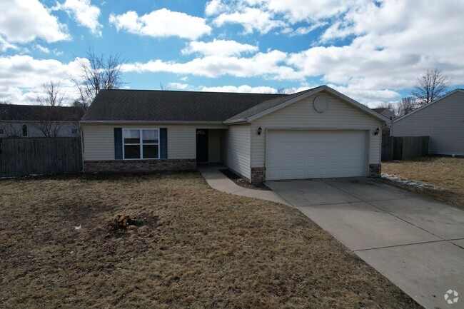 Building Photo - MOVE IN READY- TSC Schools-FENCED YARD Rental