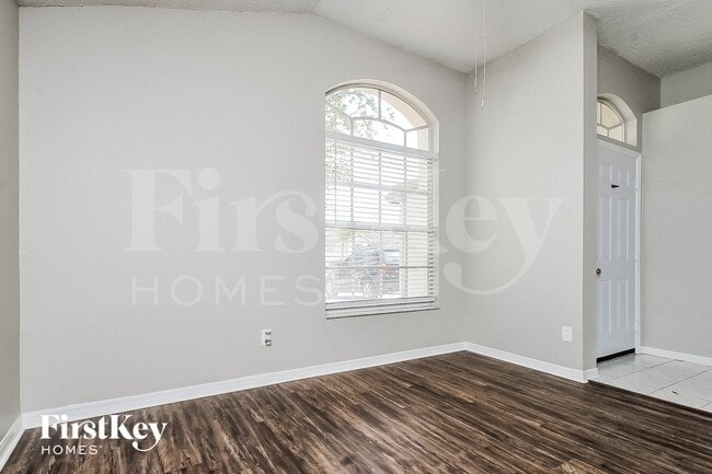 Photo - 1405 Compton St