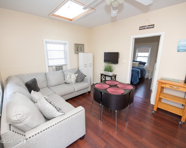 Photo - 131 Ocean Ave N Apartamento Unidad 1