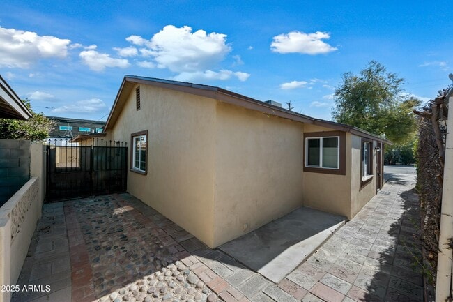 Photo - 2601 N 51st St