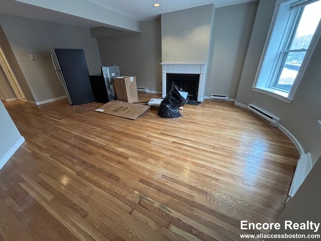 Building Photo - 1742 Washington St Unit 1