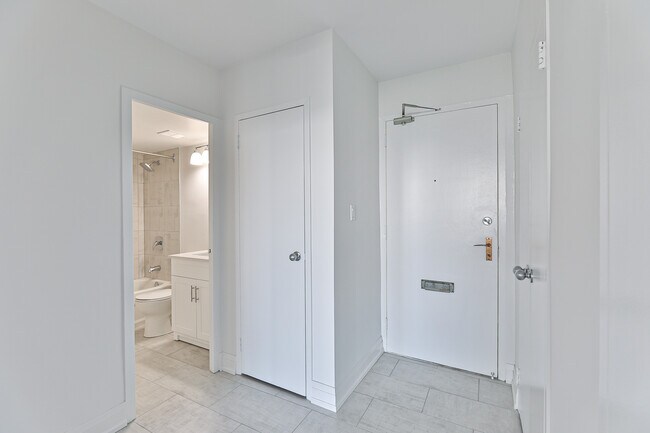 Building Photo - 50 Cambridge Ave Unit Large 1-Bed