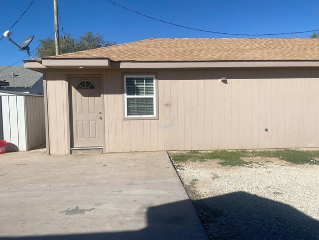 Photo - FULLY FURNISHED - ALL BILLS PAID Apartment in Big Spring TX Unit 2105 S Main G