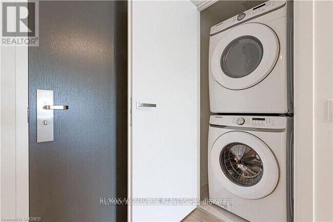 Photo - 133 Bronte Rd Unité B0102