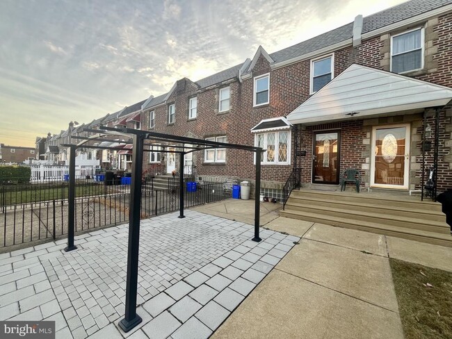 Photo - 4608 Hartel Ave Townhome