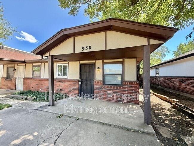 Building Photo - 930 SW 62nd St Rental