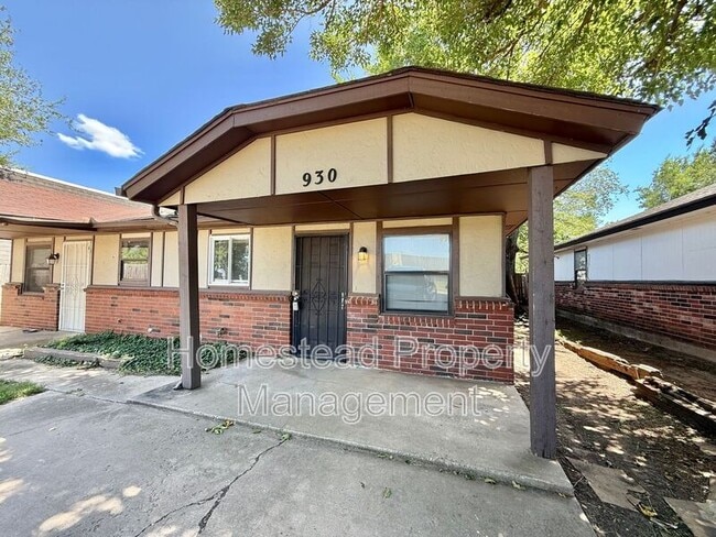 Building Photo - 930 SW 62nd St Rental