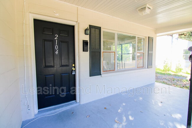 Photo - 2104 Maybank Hwy