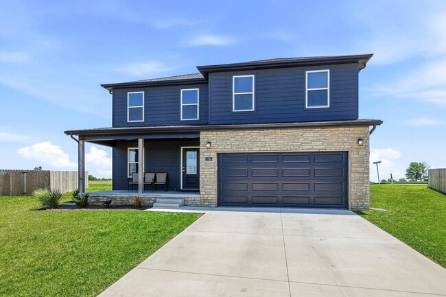 Photo - 4 Bedroom | 2.5 Bathroom | 2 Car Garage | Republic MO | Fenced in back yard!