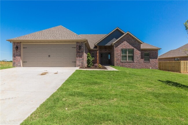 Building Photo - 1620 Sweetbriar Way