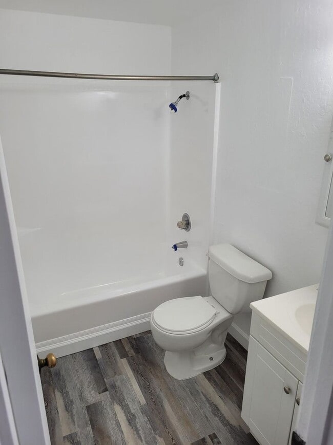 Photo - 2bdrm 1bth 1pkg located in Beautiful Makaha Valley Plantation Unidad 137-B