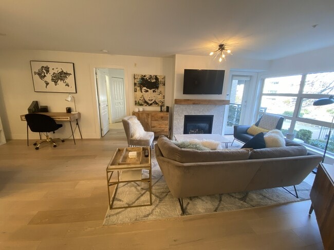 Photo - 9339 University Cres Unit 321