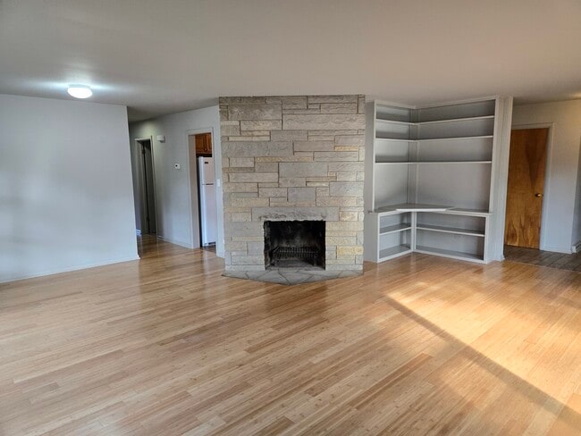 Photo - 448 Hubbard Ave