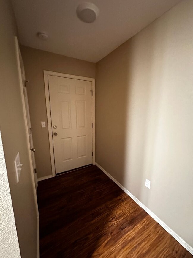 Photo - **REQUIRE 24-HOUR NOTICE BEFORE SHOWING, A...