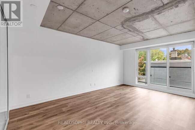 Photo - 115 Larchmount Ave Unité 301