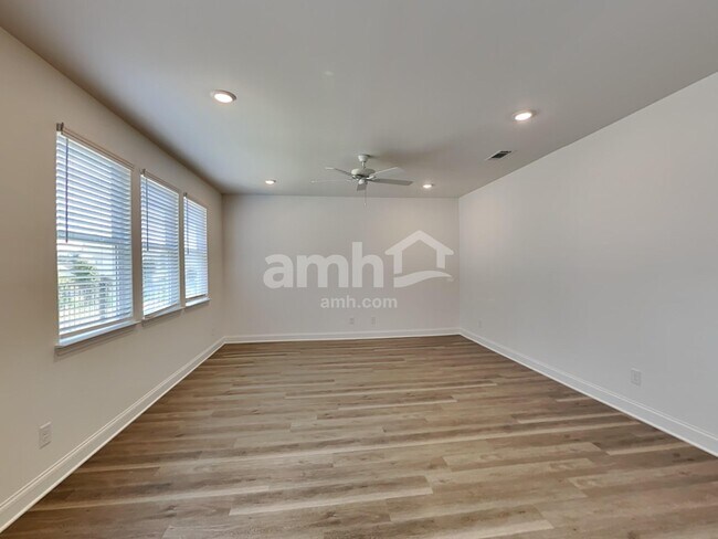 Photo - 56 Pointe Dr