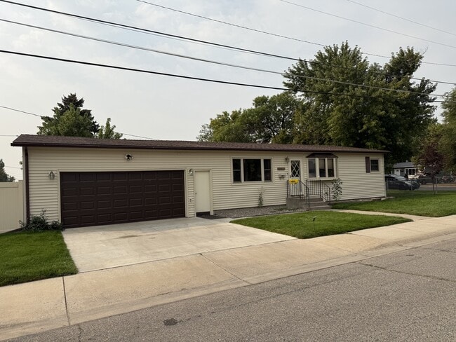 Building Photo - 1316 Miles Ave Rental