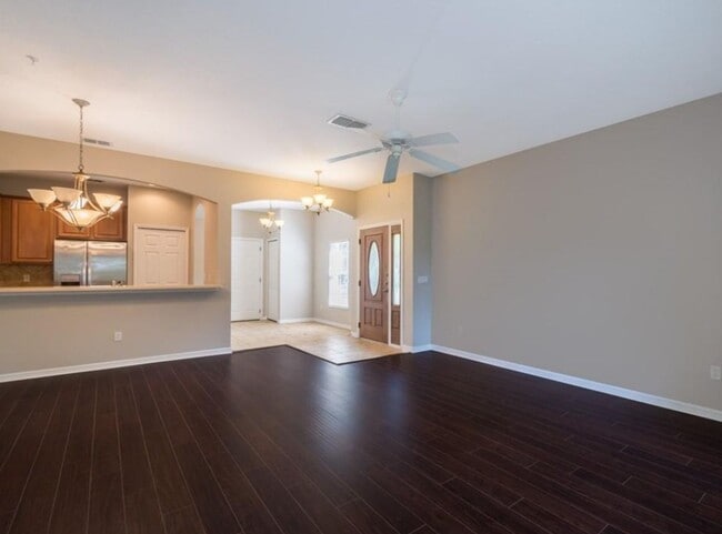 Photo - Wekiva Park 3BR Townhome – Convenient Location & Modern Updates