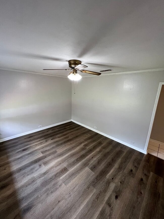 Photo - 1121 Kimberly Dr