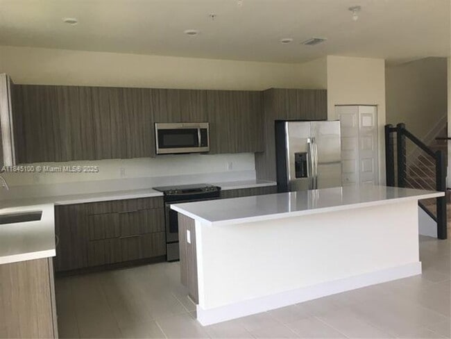 Photo - 10461 NW 82nd St