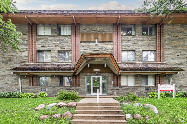 Building Photo - Johnson Legacy West