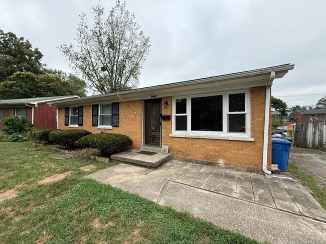 Building Photo - 2067 Tamarack Dr Rental